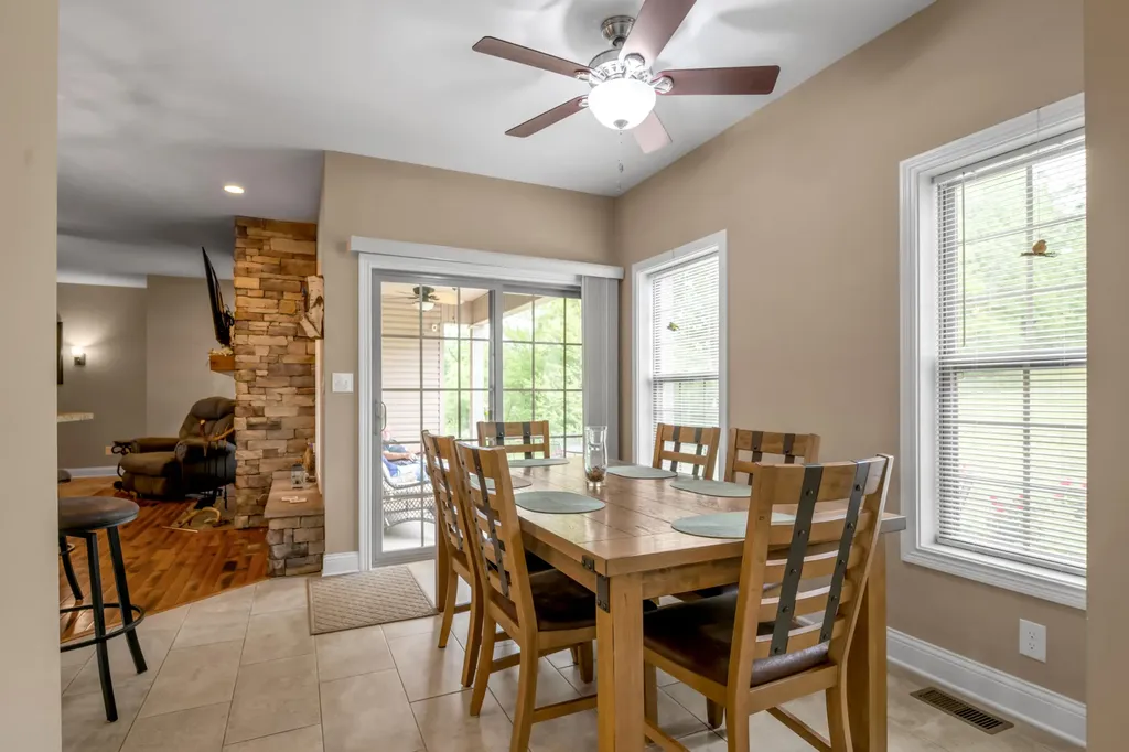 1208 White Oak Road Stamping Ground KY 40379