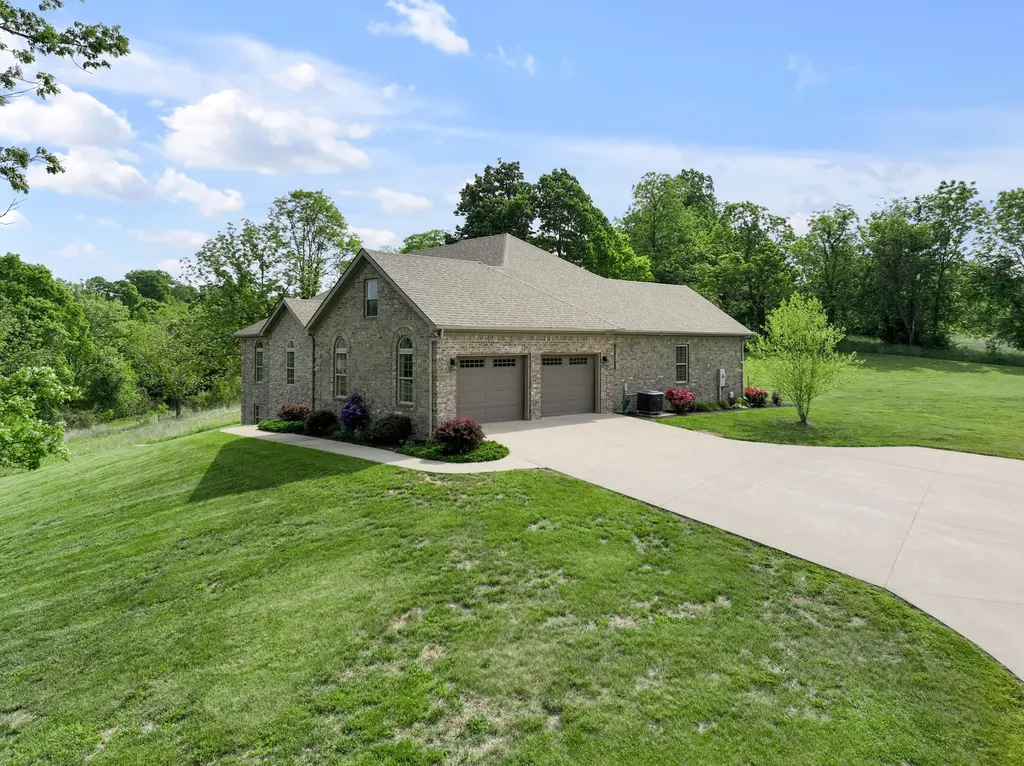 1208 White Oak Road Stamping Ground KY 40379