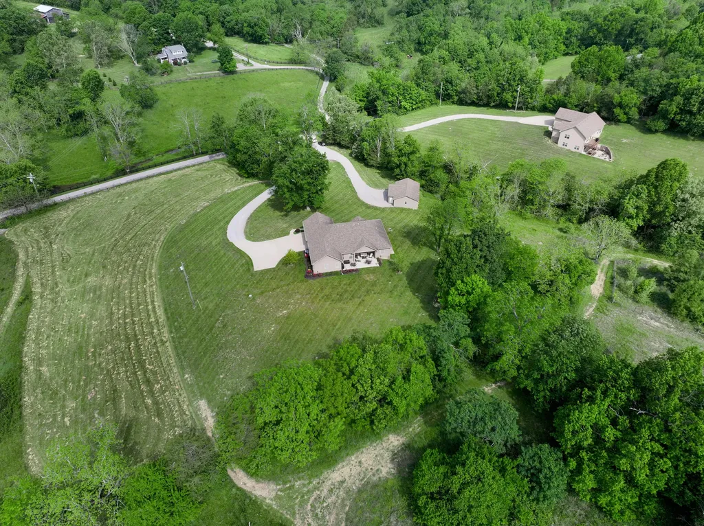 1208 White Oak Road Stamping Ground KY 40379