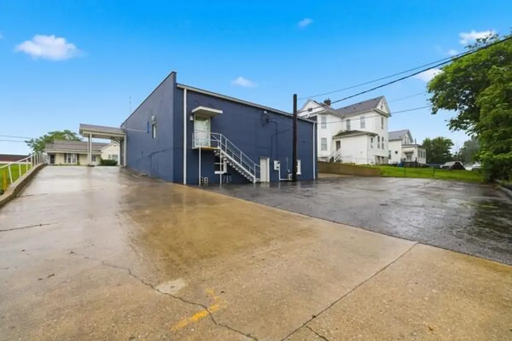 325 W Main Street Lebanon KY 40033