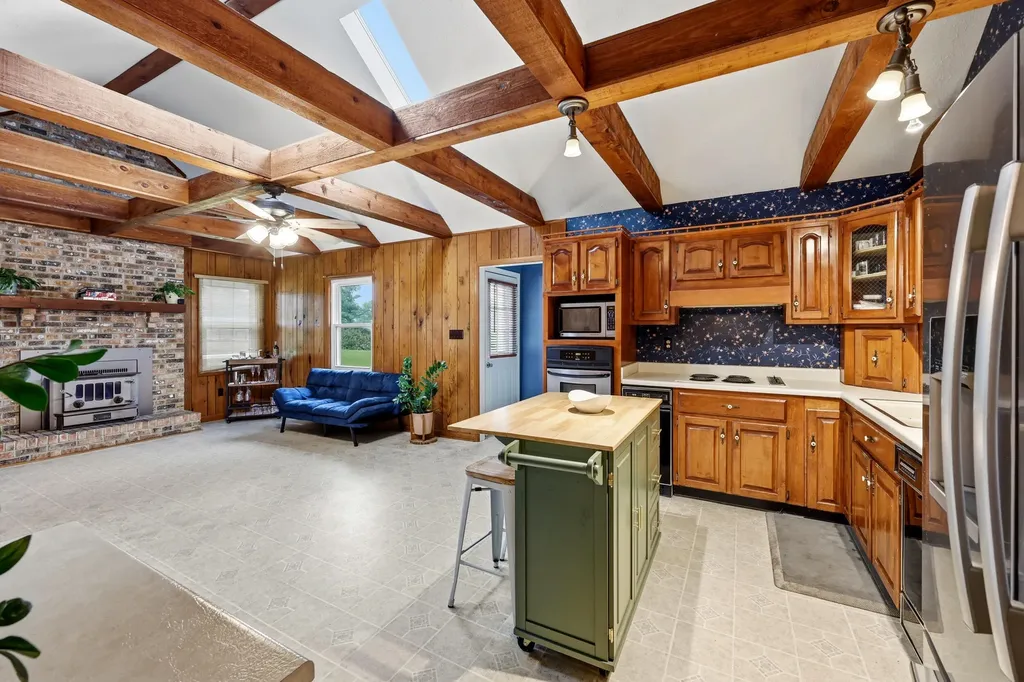 129 Lake Country Road Nicholasville KY 40356