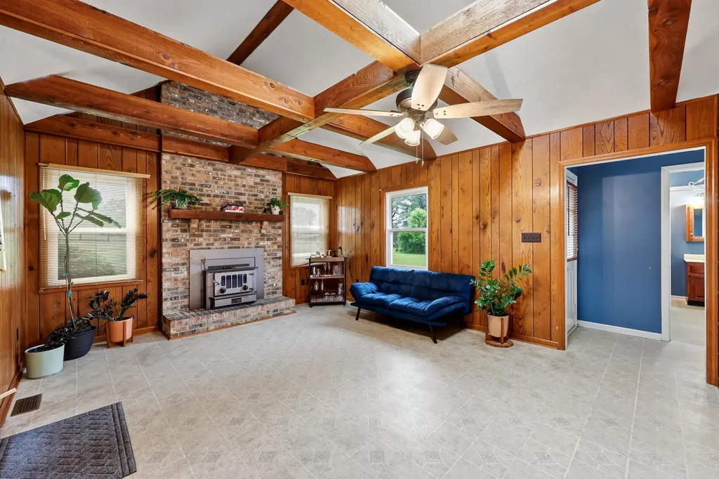 129 Lake Country Road Nicholasville KY 40356