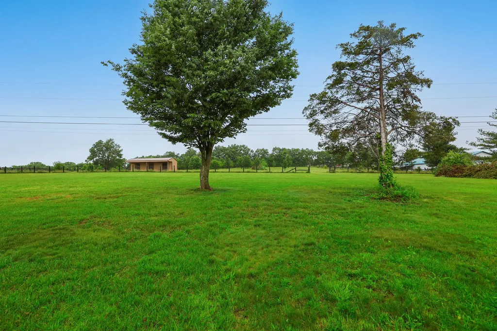 129 Lake Country Road Nicholasville KY 40356