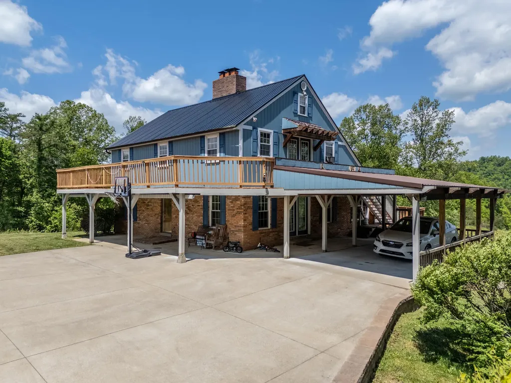 3414 Liberty Road West Liberty KY 41472