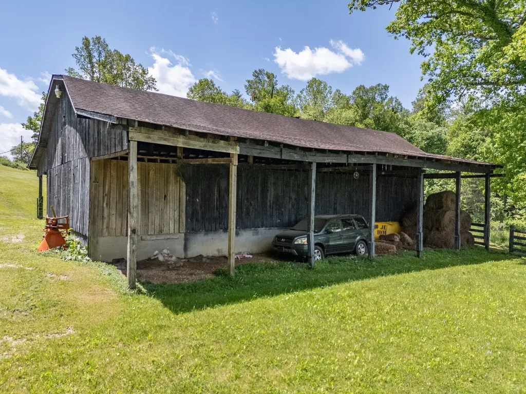 3414 Liberty Road West Liberty KY 41472