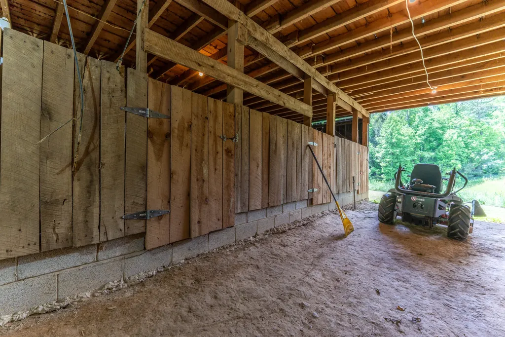 3414 Liberty Road West Liberty KY 41472