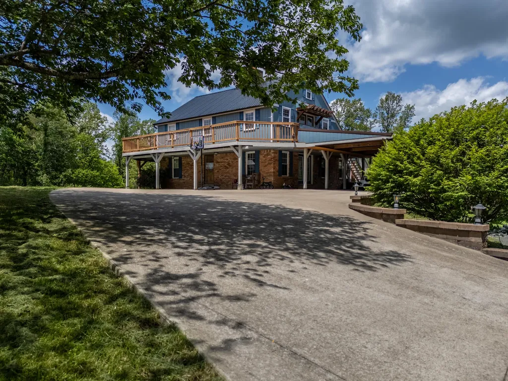 3414 Liberty Road West Liberty KY 41472
