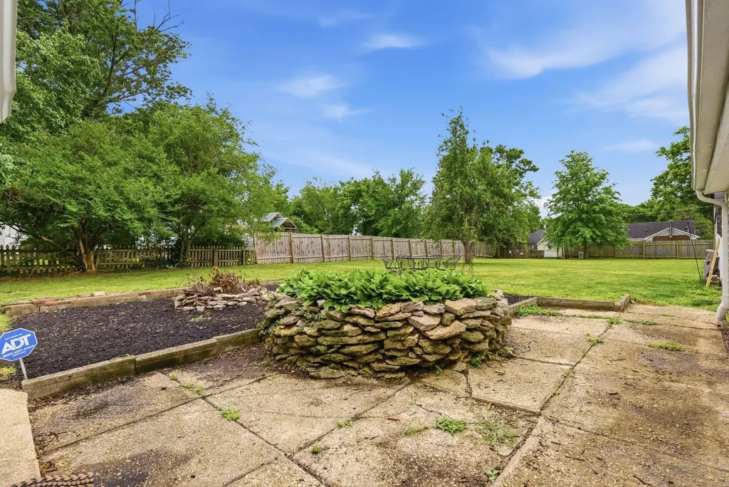 208 W Brown Street Nicholasville KY 40356