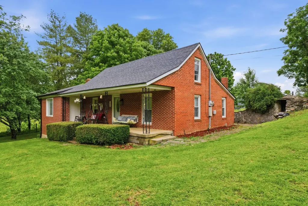 1837 Switzer Road Stamping Ground KY 40379