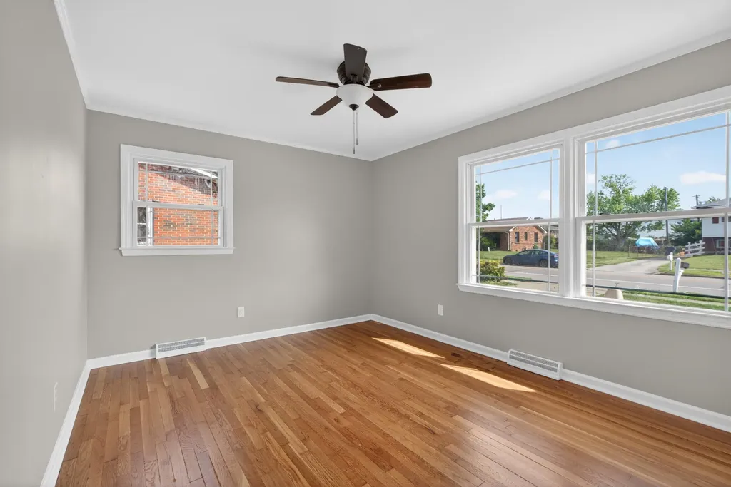 594 Radcliffe Road Lexington KY 40505