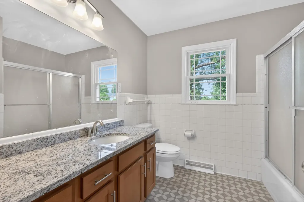 594 Radcliffe Road Lexington KY 40505