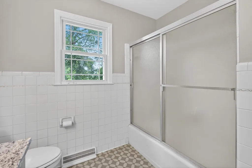594 Radcliffe Road Lexington KY 40505