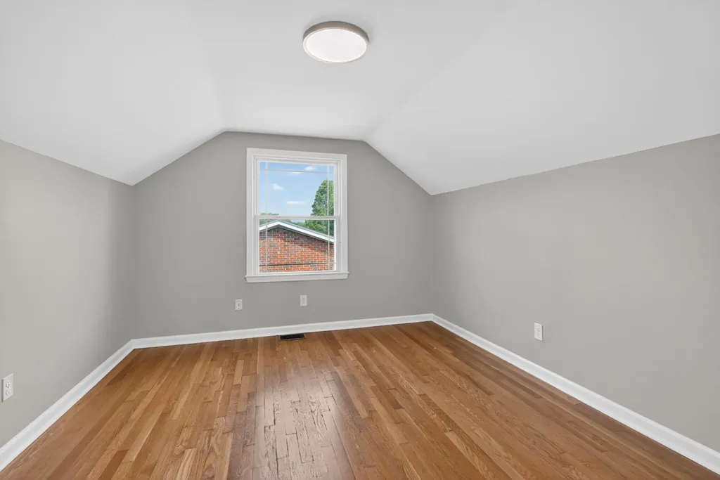594 Radcliffe Road Lexington KY 40505