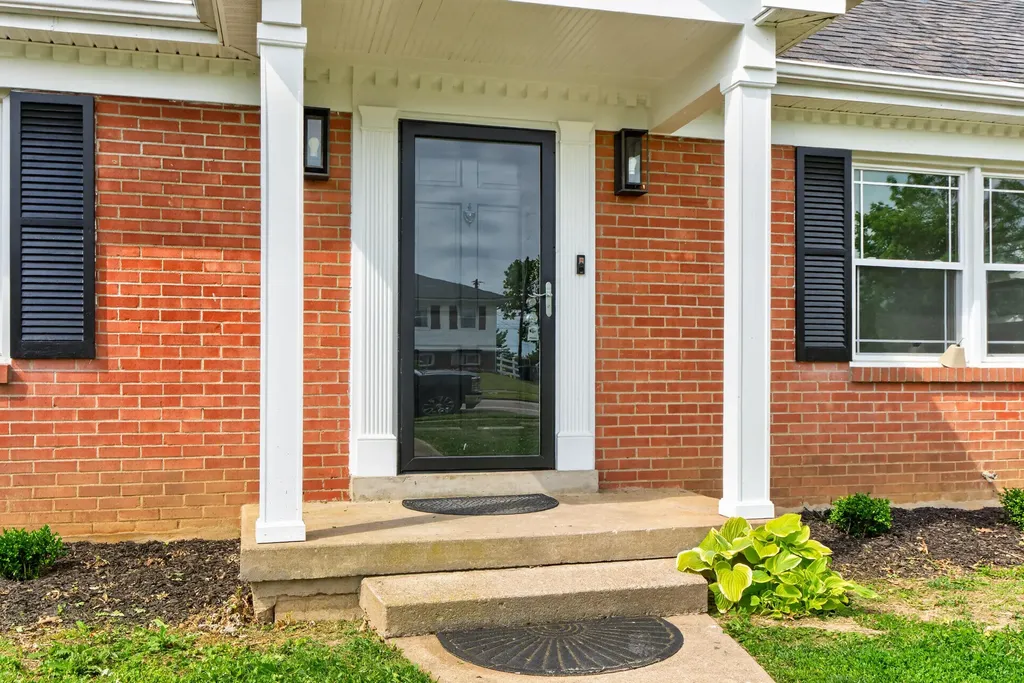 594 Radcliffe Road Lexington KY 40505