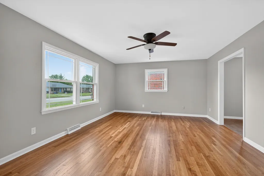 594 Radcliffe Road Lexington KY 40505