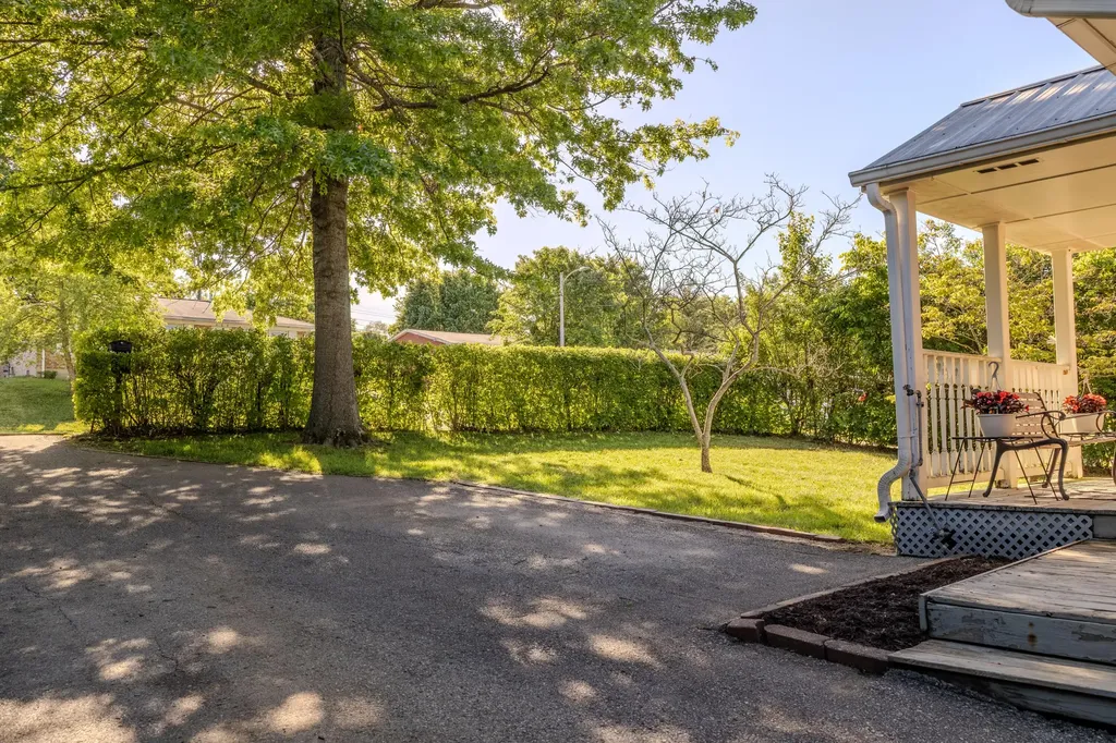 411 Lancelot Lane Lexington KY 40517