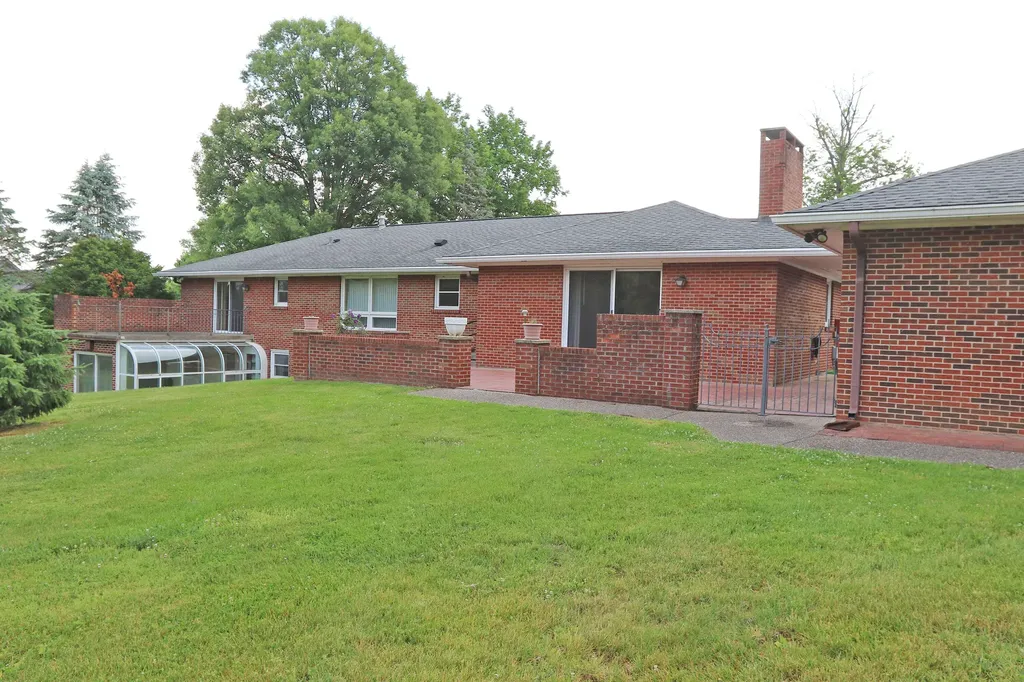 3837 Gloucester Drive Lexington KY 40510