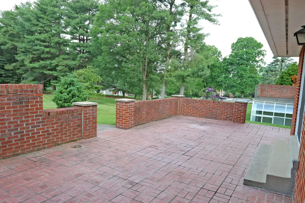 3837 Gloucester Drive Lexington KY 40510
