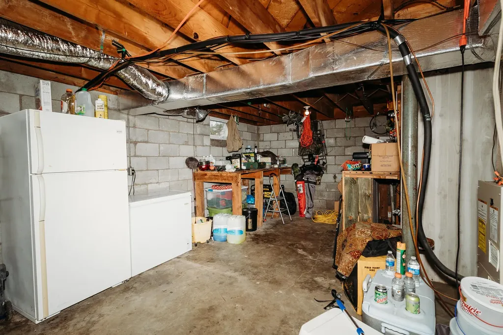 6177 746 Highway Wellington KY 40387