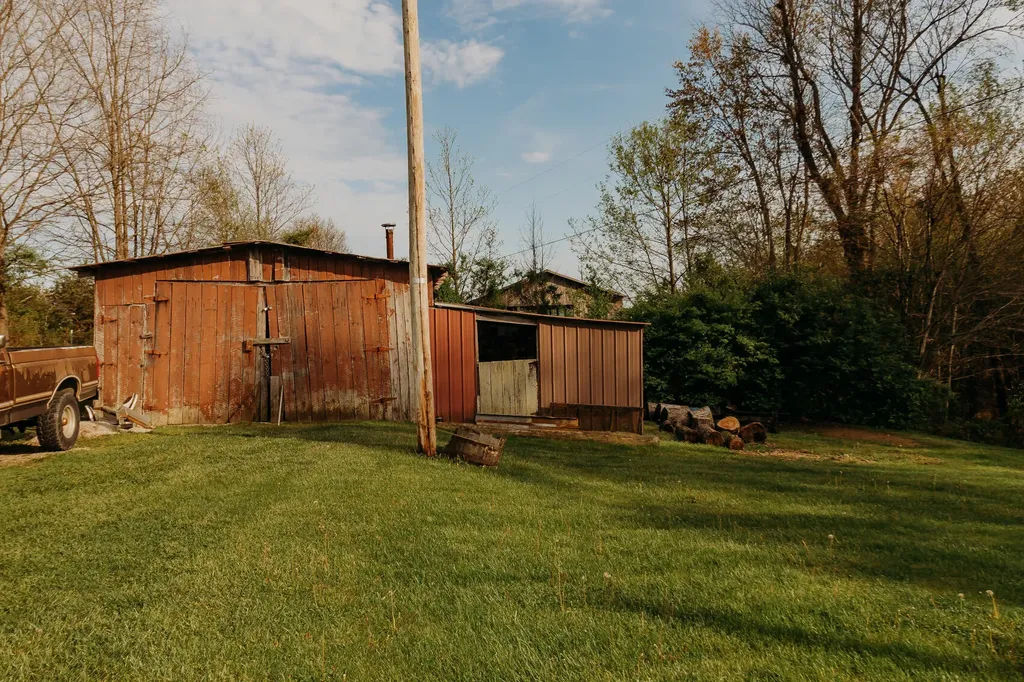 6177 746 Highway Wellington KY 40387