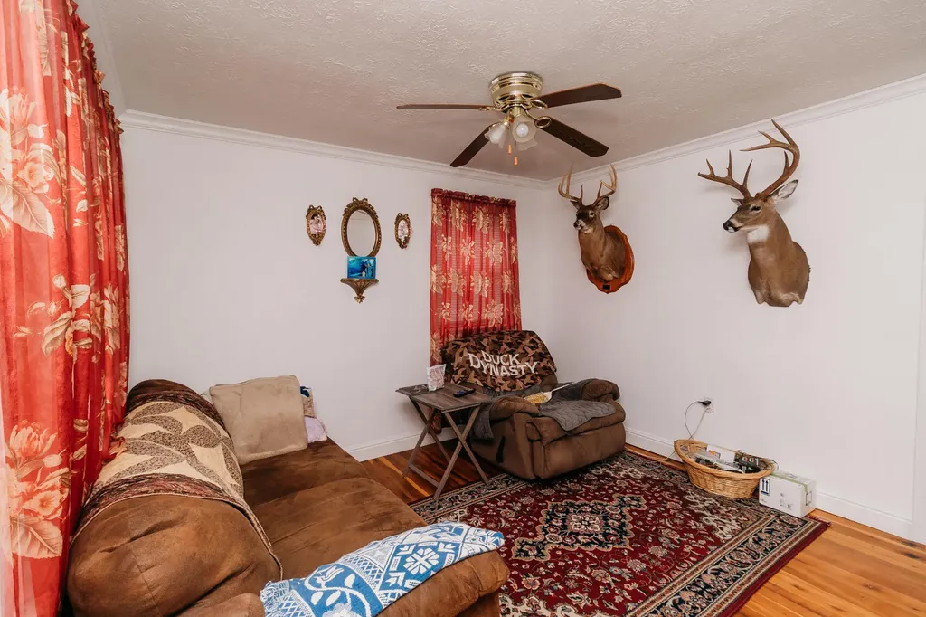 6177 746 Highway Wellington KY 40387