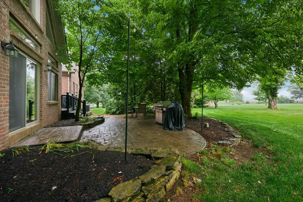 150 Club Lane Versailles KY 40383