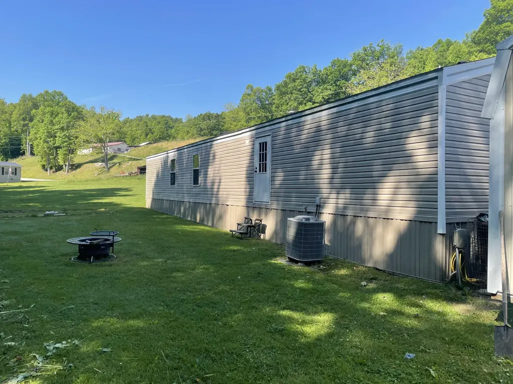 2003 Centerville Road West Liberty KY 41472