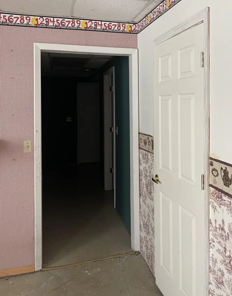 504 A J Gray Cemetery Road Flat Lick KY 40935