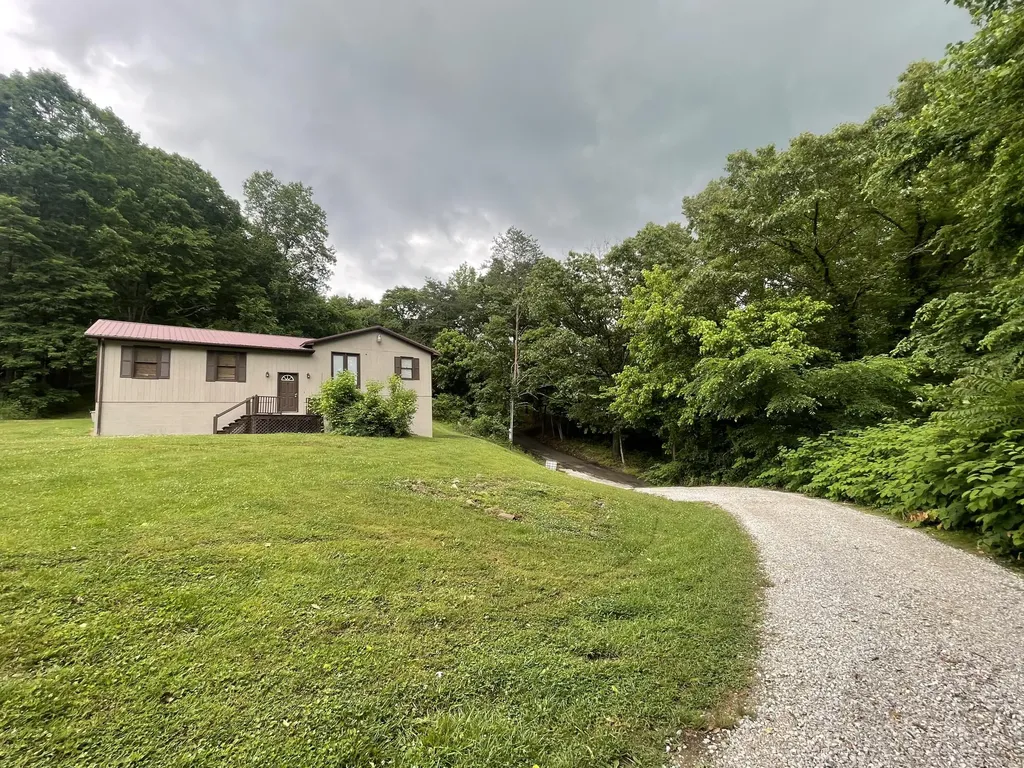 504 A J Gray Cemetery Road Flat Lick KY 40935