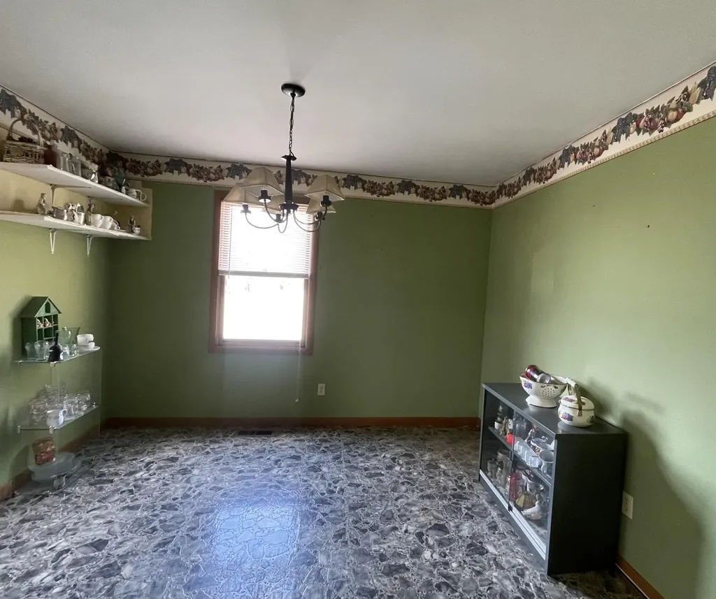 504 A J Gray Cemetery Road Flat Lick KY 40935