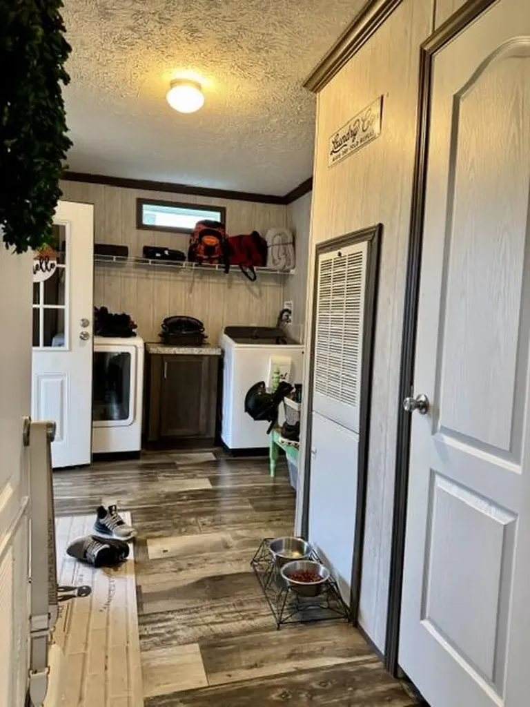 716 Old Midland Trail Salt Lick KY 40371