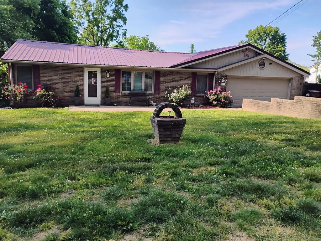 2035 Doe Creek Road Irvine KY 40336