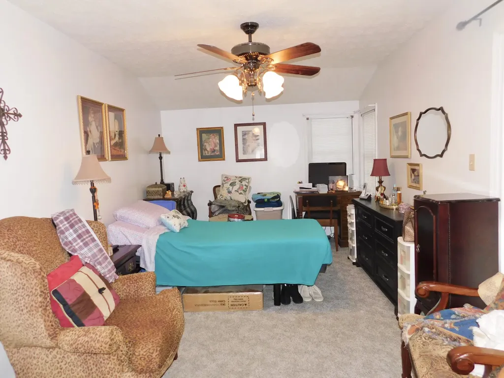 2035 Doe Creek Road Irvine KY 40336
