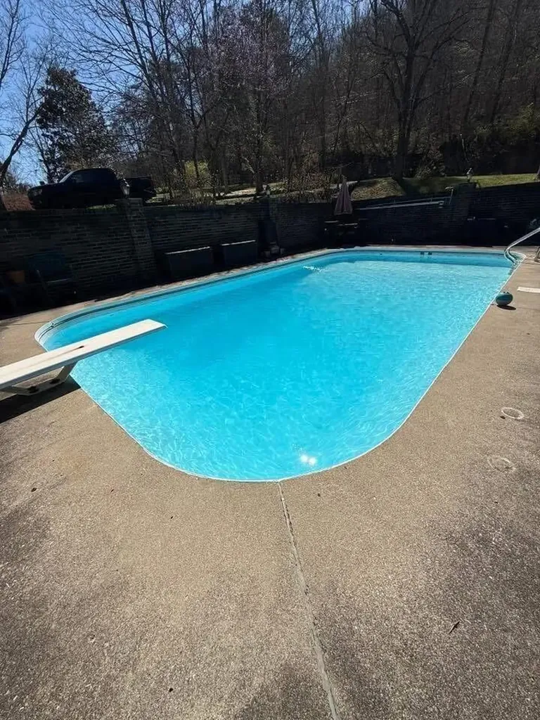 2035 Doe Creek Road Irvine KY 40336