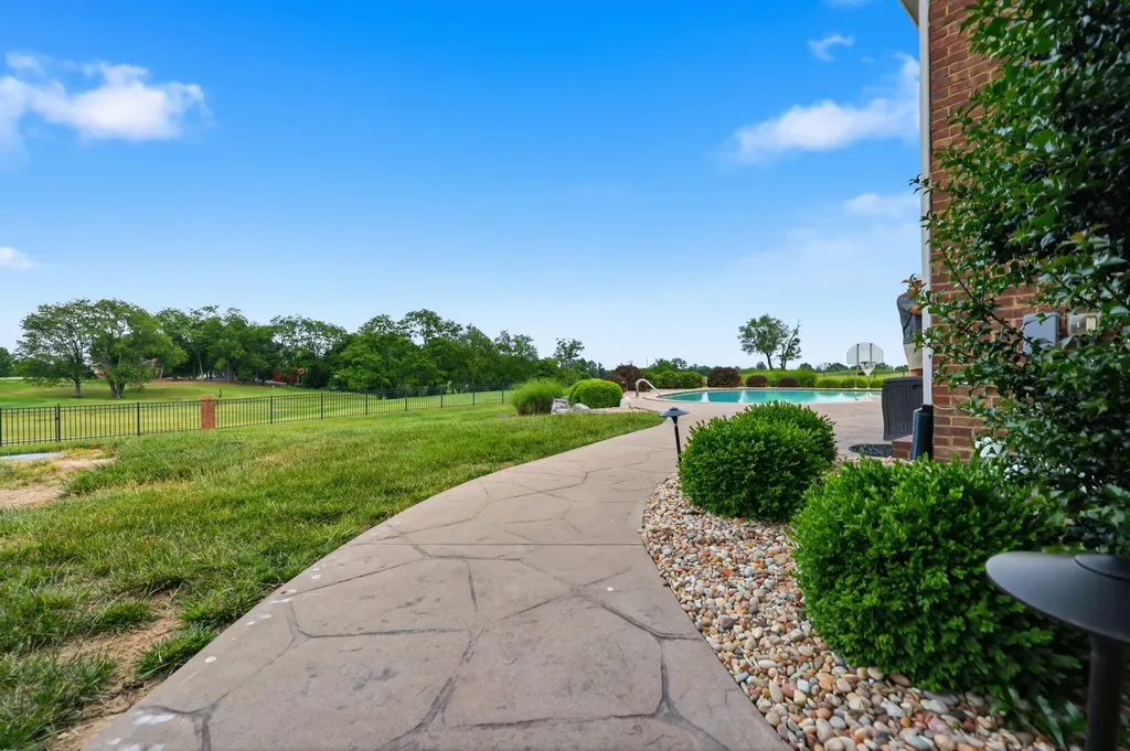 305 Eagle Drive Nicholasville KY 40356