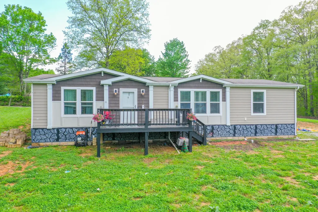 6989 W Laurel Road London KY 40741