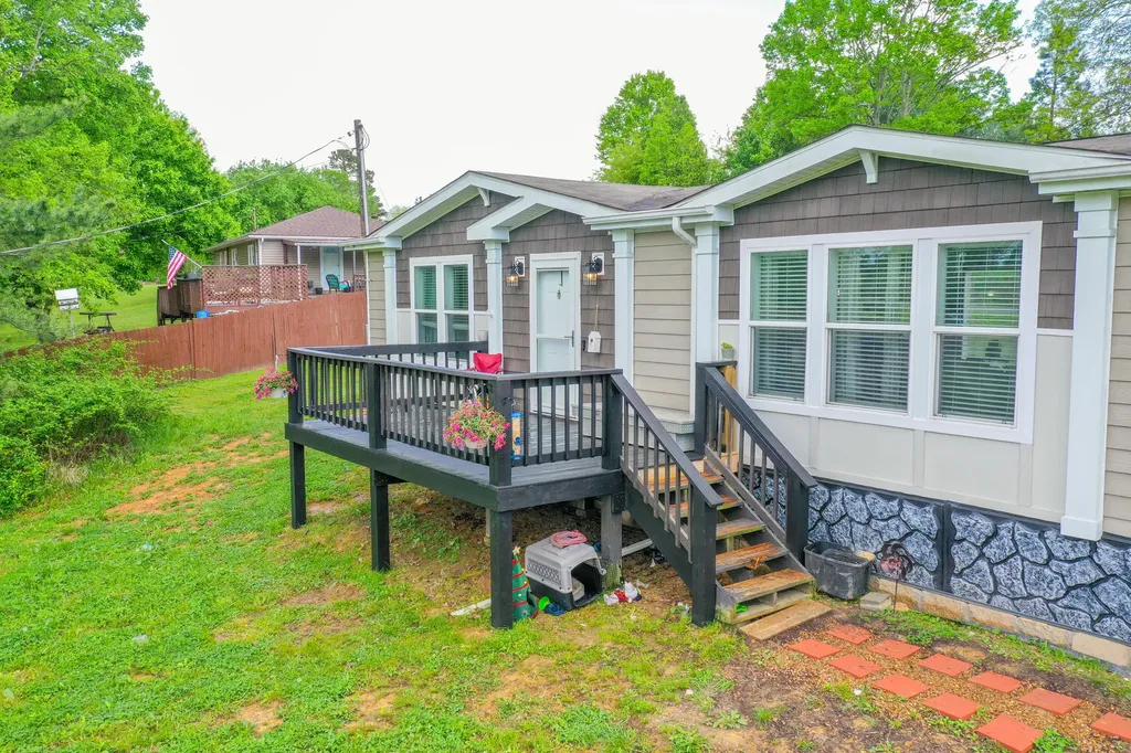 6989 W Laurel Road London KY 40741