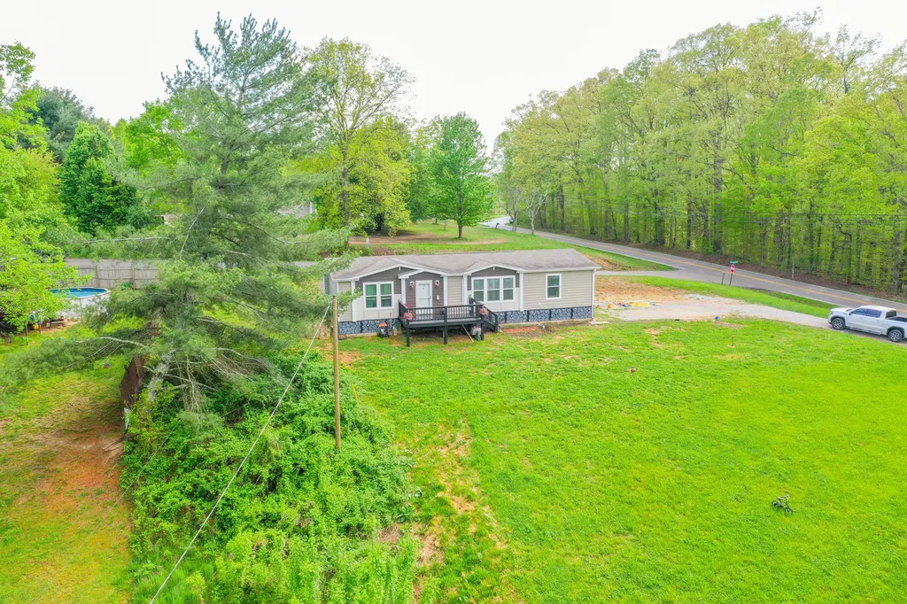 6989 W Laurel Road London KY 40741