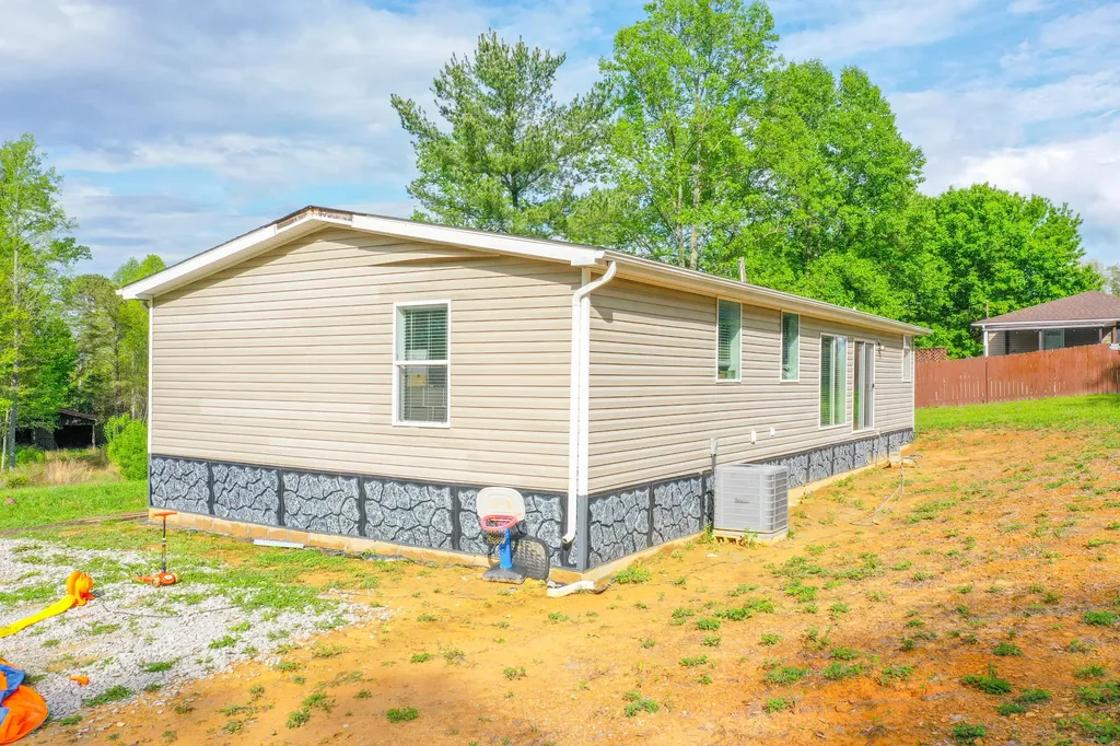 6989 W Laurel Road London KY 40741