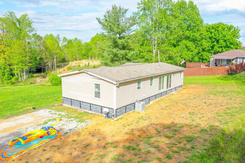 6989 W Laurel Road London KY 40741