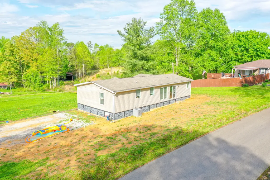 6989 W Laurel Road London KY 40741