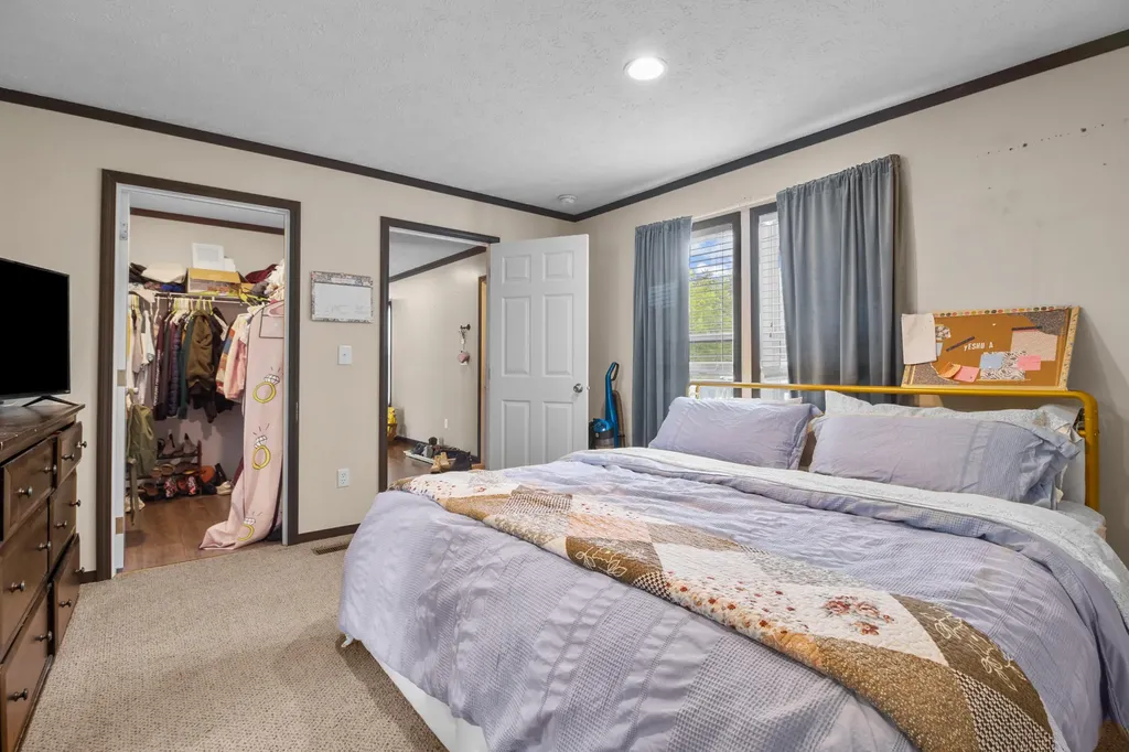 6989 W Laurel Road London KY 40741