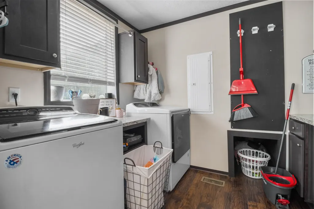 6989 W Laurel Road London KY 40741