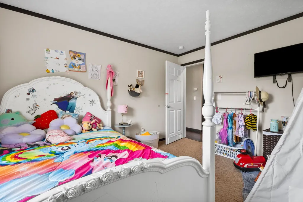 6989 W Laurel Road London KY 40741