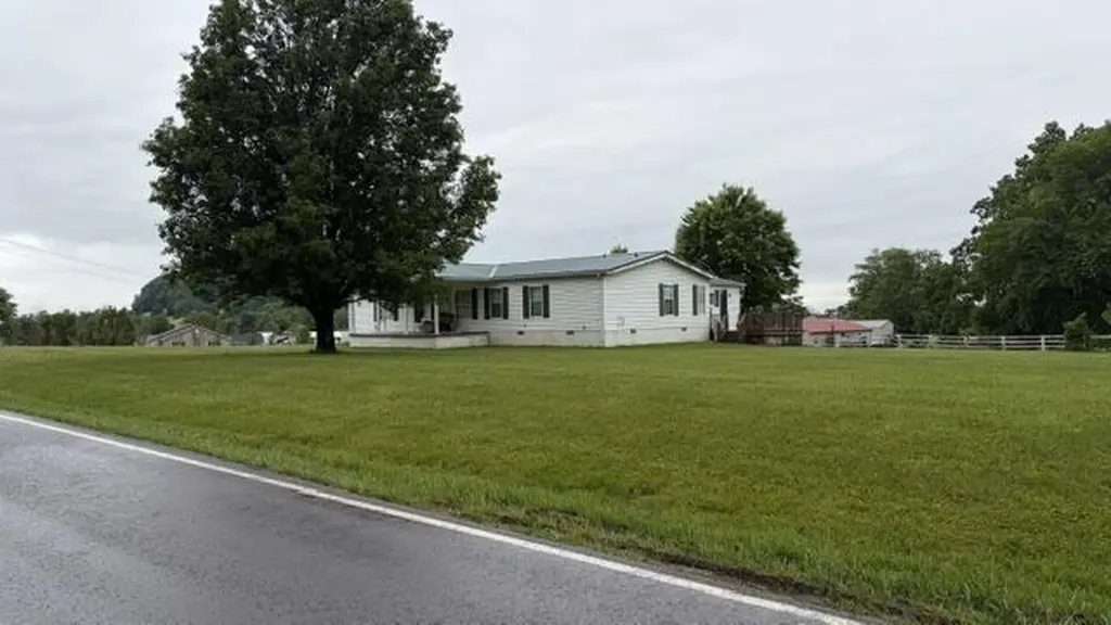 335 Beechburg Road Flemingsburg KY 41041
