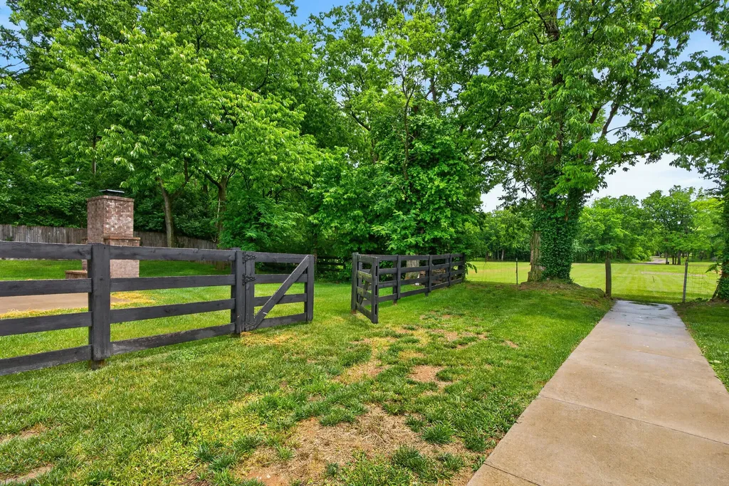 508 Raven Road Versailles KY 40383