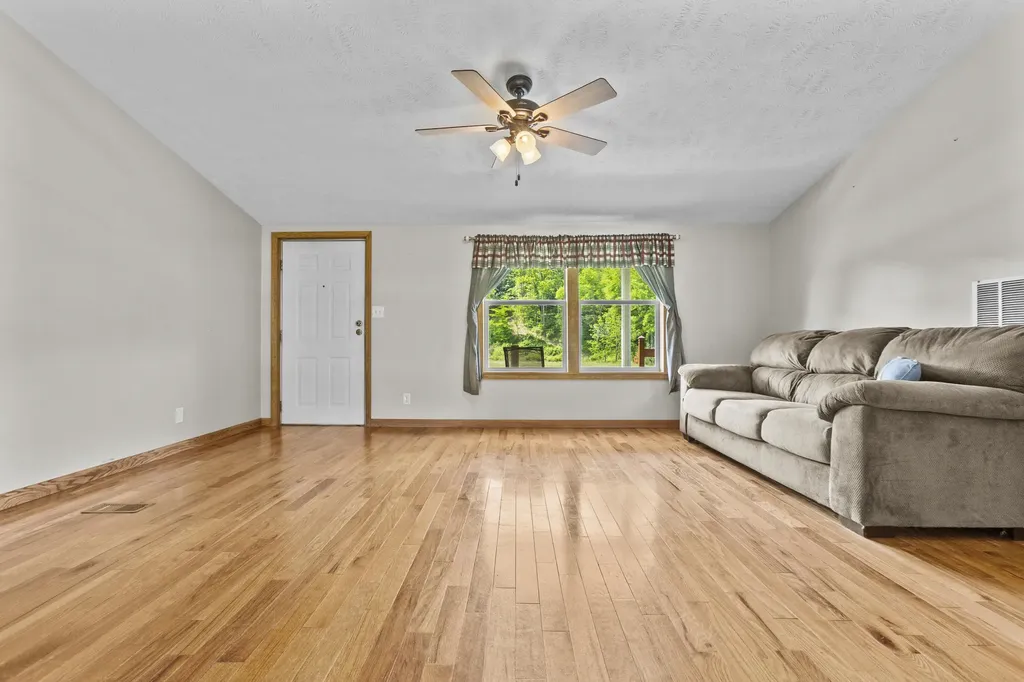 404 Lower Nickell Branch Road Hazel Green KY 41332