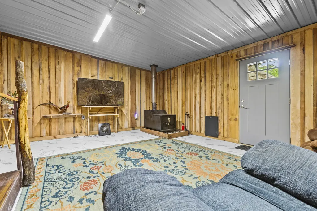 404 Lower Nickell Branch Road Hazel Green KY 41332