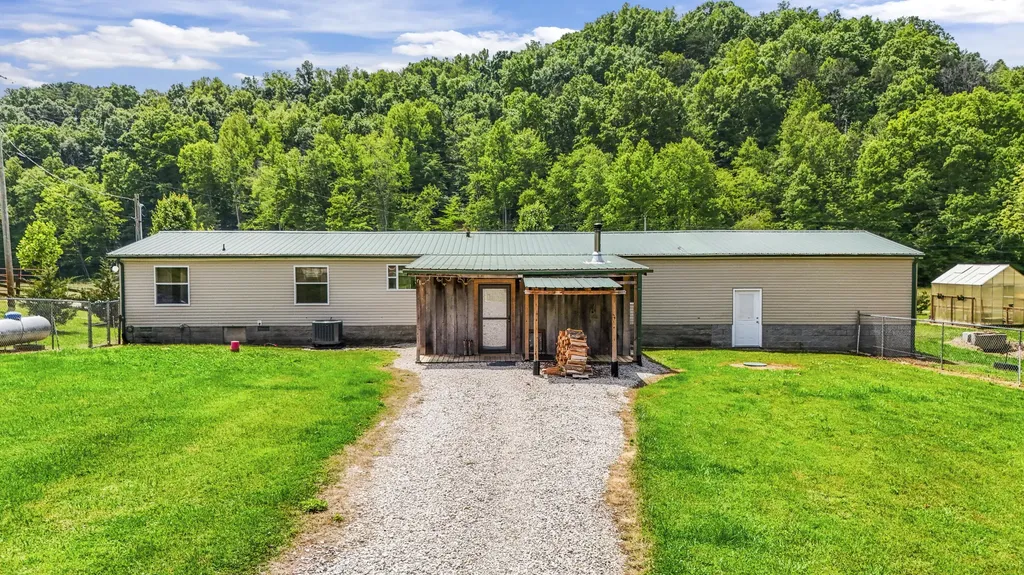 404 Lower Nickell Branch Road Hazel Green KY 41332