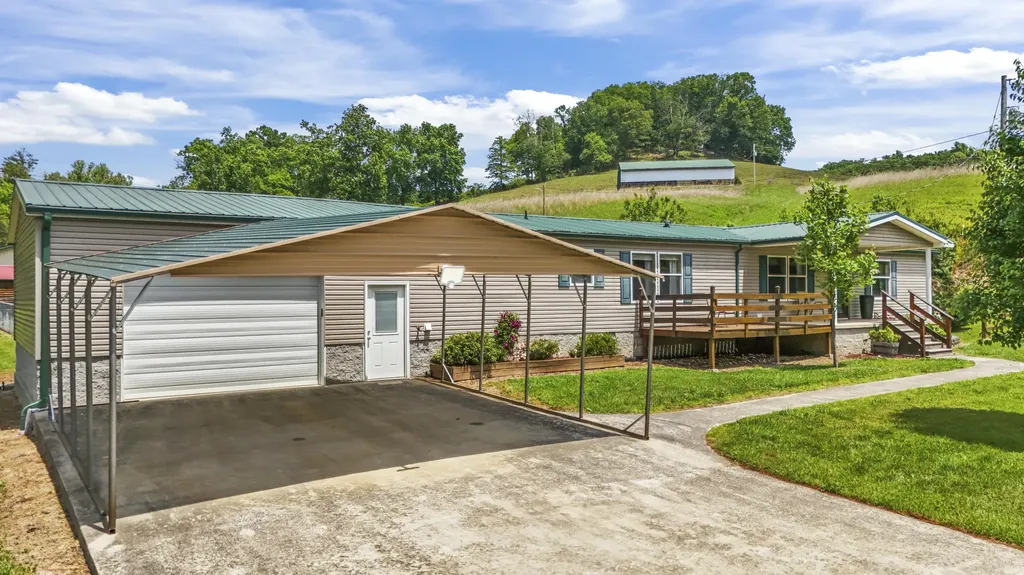 404 Lower Nickell Branch Road Hazel Green KY 41332
